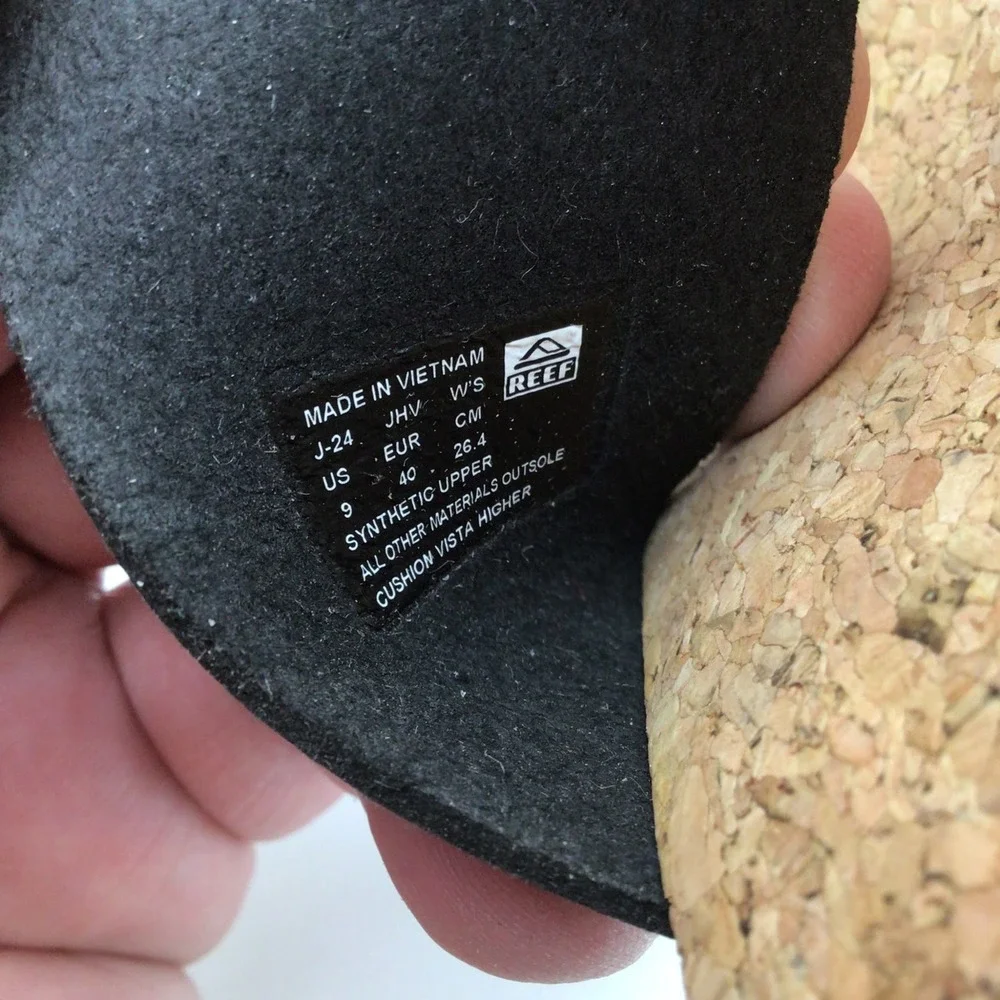 Reef cushion vista